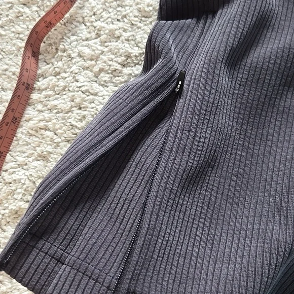 Lululemon Ribbed Softstream Hi-Rise Crop - Picture 10 of 10